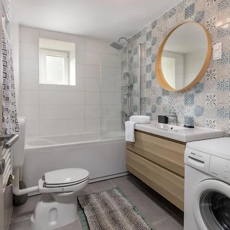 2 Bedroom Beautiful In *