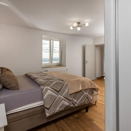度假居 2 Bedroom Beautiful In Grižane