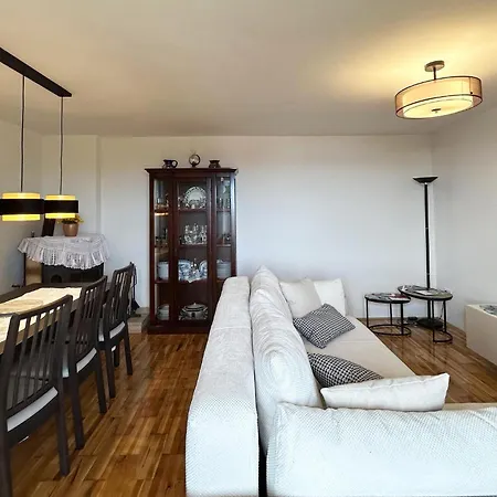 2 Bedroom Beautiful In *