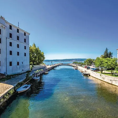 2 Bedroom Beautiful In * Grižane