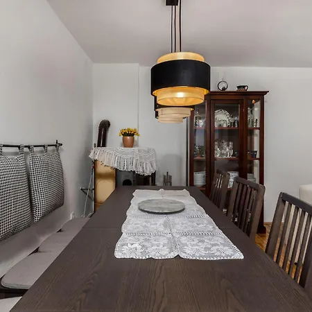 2 Bedroom Beautiful In Holiday home Grizane-Belgrad