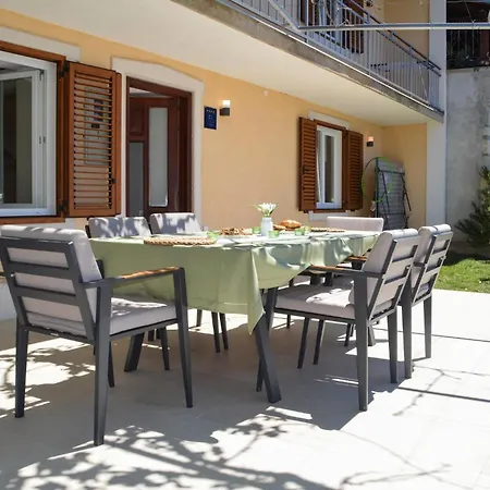 2 Bedroom Lovely In * Grizane-Belgrad