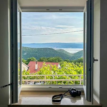 2 Bedroom Lovely In * Grizane-Belgrad