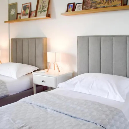 2 Bedroom Lovely In
